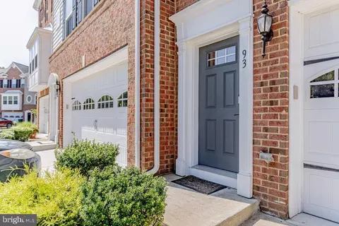 93 Isabelle Ct, Marlton, NJ 08053