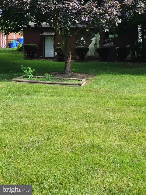 8 W 8th St #B7, Burlington, NJ 08016