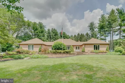 1905 Oxmead Rd, Burlington, NJ 08016
