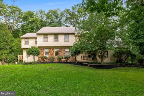 10 Creekside Dr, Shamong, NJ 08088