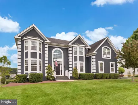 207 Leffler Cir, Florence, NJ 08518