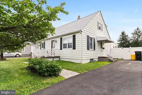 30 Willow Rd, Bordentown, NJ 08505