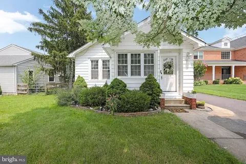 1139 S Fairview St, Delran, NJ 08075