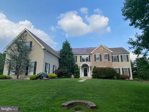 214 Country Club Dr, Moorestown, NJ 08057