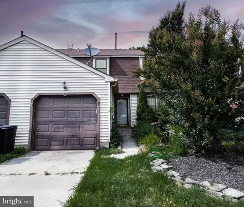 6 River Bank Dr, Roebling, NJ 08554