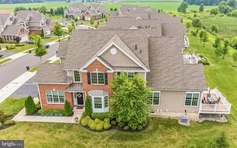 603 Tournament Dr, Moorestown, NJ 08057