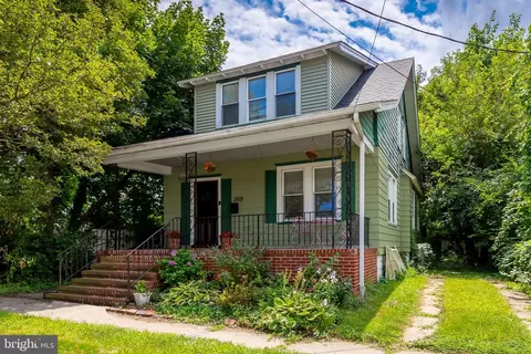 208 W Broad St, Burlington, NJ 08016