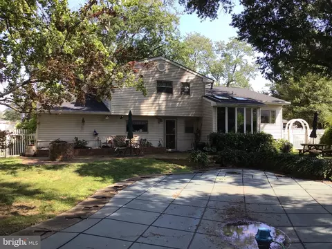 21 Purdue Dr, Riverside, NJ 08075 photo 3