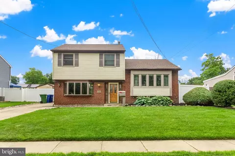 54 Marlborough Ave, Marlton, NJ 08053