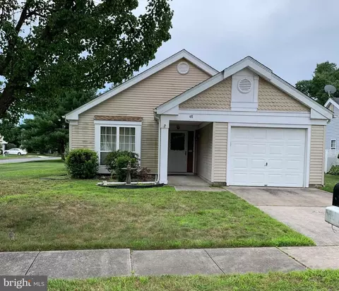 48 Liverpool Ln, Southampton, NJ 08088