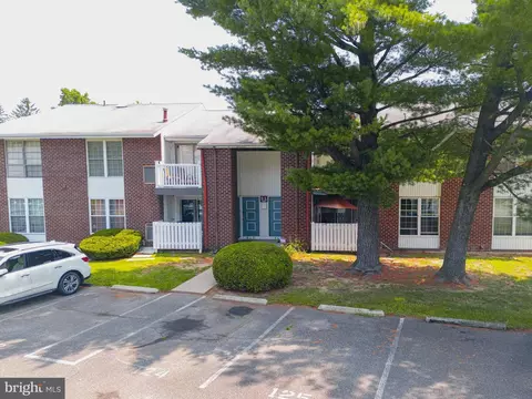 275 Green St #5L5, Edgewater Park, NJ 08010
