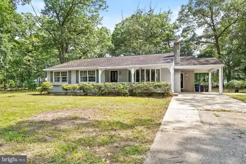105 Community Ln, Mount Laurel, NJ 08054