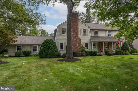 749 Stonehouse Rd, Moorestown, NJ 08057