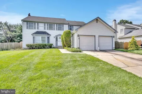 18 Windham Dr, Eastampton, NJ 08060