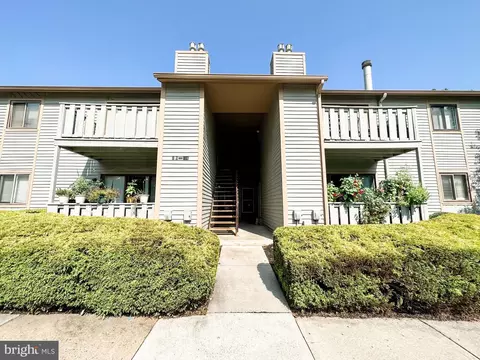 111 Woodhollow Dr, Marlton, NJ 08053