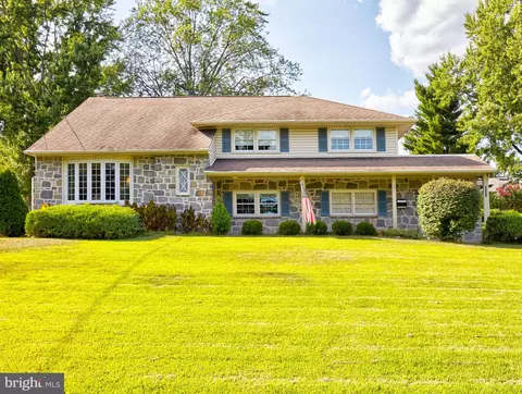 2311 Laurel Dr, Cinnaminson, NJ 08077