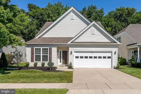 86 Lowell Dr, Marlton, NJ 08053