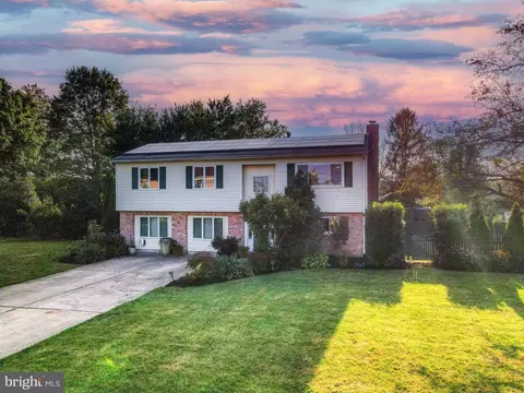 46 Fenton Ln, Chesterfield, NJ 08515