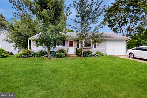 20 Thornton Pl, Mount Holly, NJ 08060