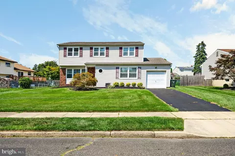 1418 Noreen, Burlington, NJ 08016