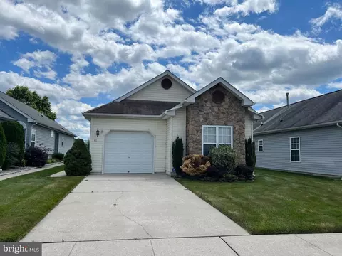 17 Crystal Dr, Beverly, NJ 08010
