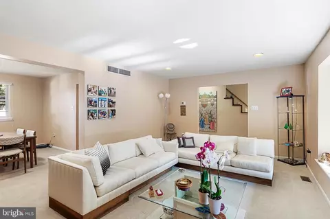 150 Squirrel Tree Ln, Mount Laurel, NJ 08054 photo 9