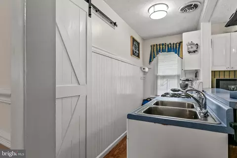 214 E Park Ave, Maple Shade, NJ 08052 photo 14