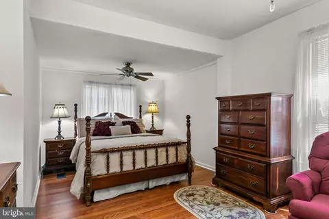 214 E Park Ave, Maple Shade, NJ 08052 photo 24