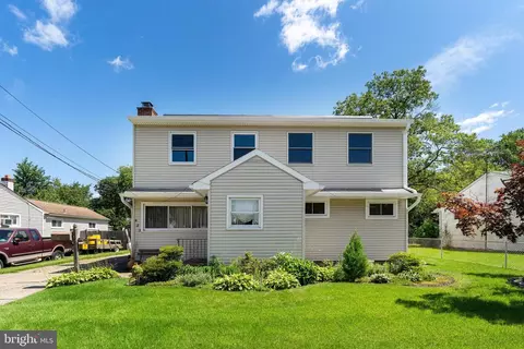423 Oakland Ave, Maple Shade, NJ 08052