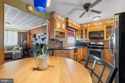 423 Oakland Ave, Maple Shade, NJ 08052 photo 3
