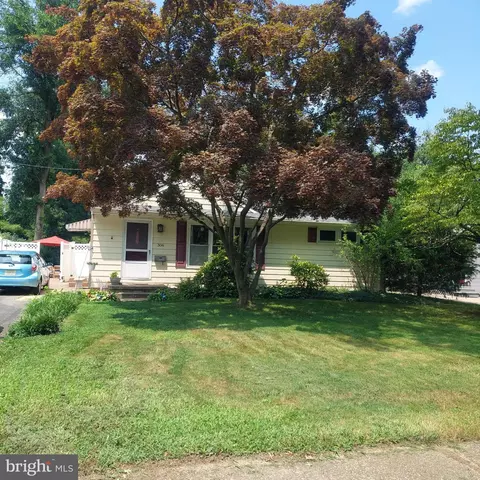 306 2nd St, Riverton, NJ 08077