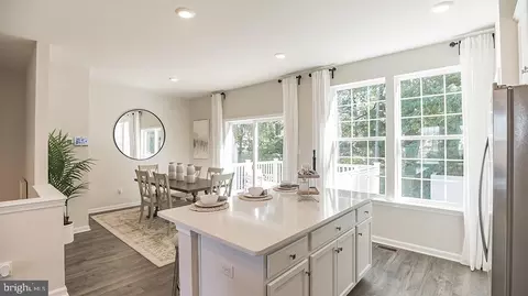 7 Stanton Rd, Mount Holly, NJ 08060