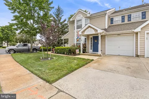 6902 Normandy Dr #B, Mount Laurel, NJ 08054