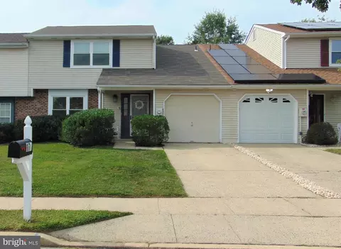 174 Stratton Ln, Mount Laurel, NJ 08054