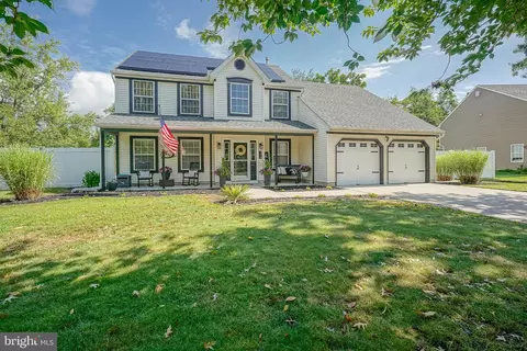 998 Kensington Dr, Eastampton, NJ 08060