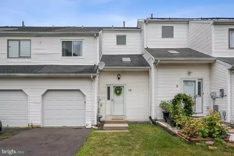 10 Marjoram Dr, Lumberton, NJ 08048