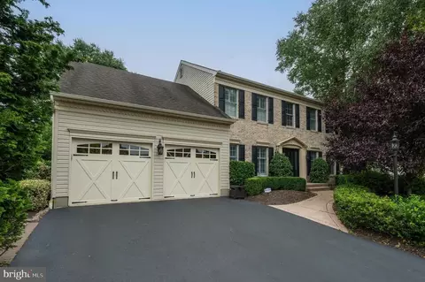 4 Swedes Ln, Moorestown, NJ 08057