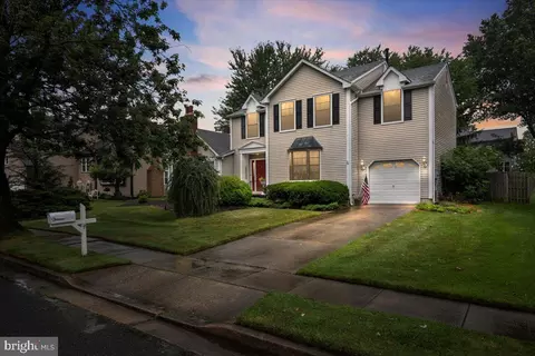 9 Coatsbridge Dr, Marlton, NJ 08053