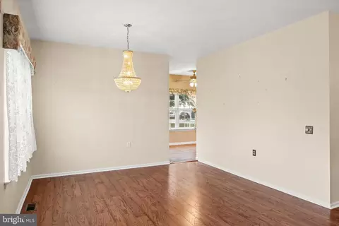 27 Ashley Dr, Delran, NJ 08075 photo 9
