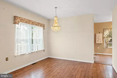 27 Ashley Dr, Delran, NJ 08075 photo 8
