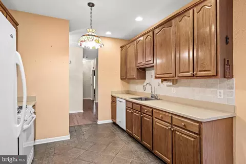 27 Ashley Dr, Delran, NJ 08075 photo 12
