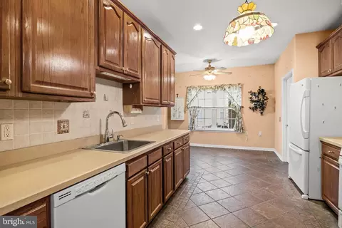 27 Ashley Dr, Delran, NJ 08075 photo 10