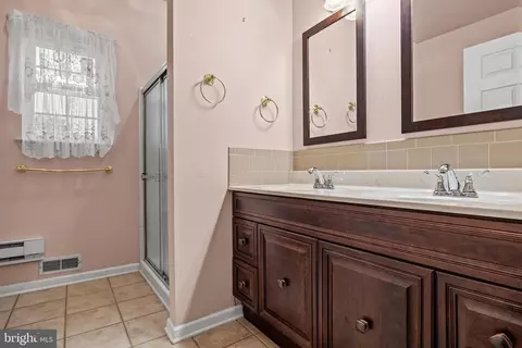 27 Ashley Dr, Delran, NJ 08075 photo 18