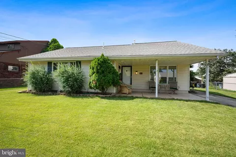 22 Rose Ave, Maple Shade, NJ 08052