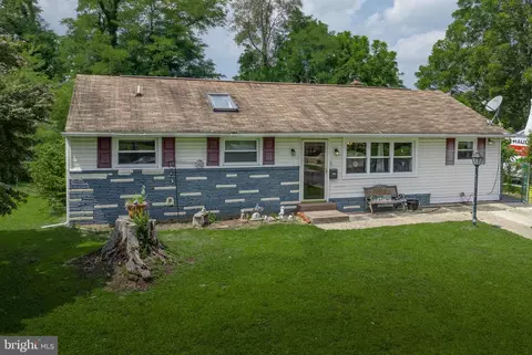 1106 Laurel Rd, Beverly, NJ 08010