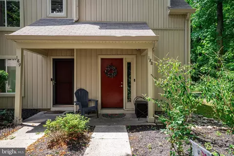 188 Woodlake Dr, Marlton, NJ 08053