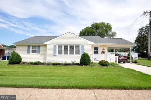 301 W 3rd St, Florence, NJ 08518
