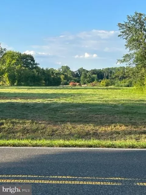 83 White Pine Rd, Chesterfield, NJ 08515