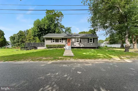 207 Pearl Ave, Mount Laurel, NJ 08054