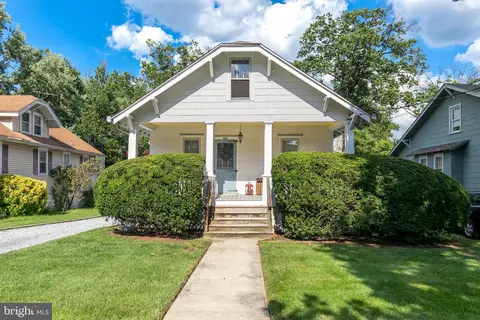 329 S Washington Ave, Moorestown, NJ 08057